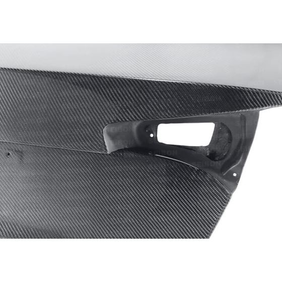 Seibon OEM-style carbon fiber trunk lid for 2010-4
