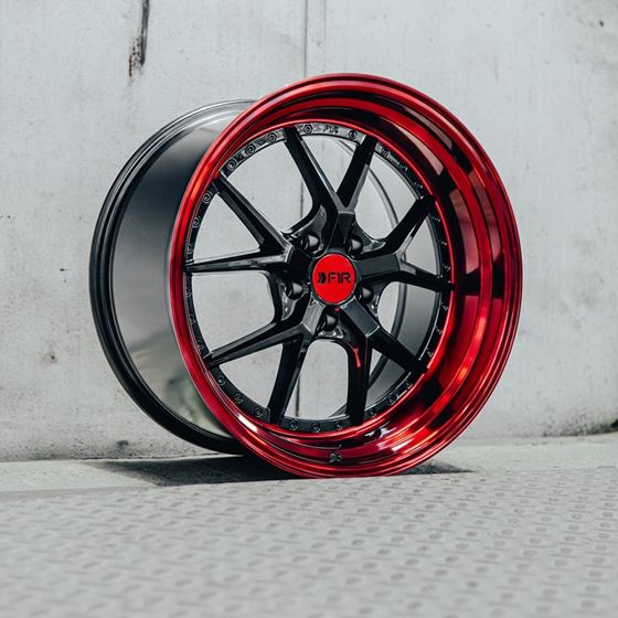 F1R F105 18x9.5 - Gloss Black/ Red Lip Wheel-4